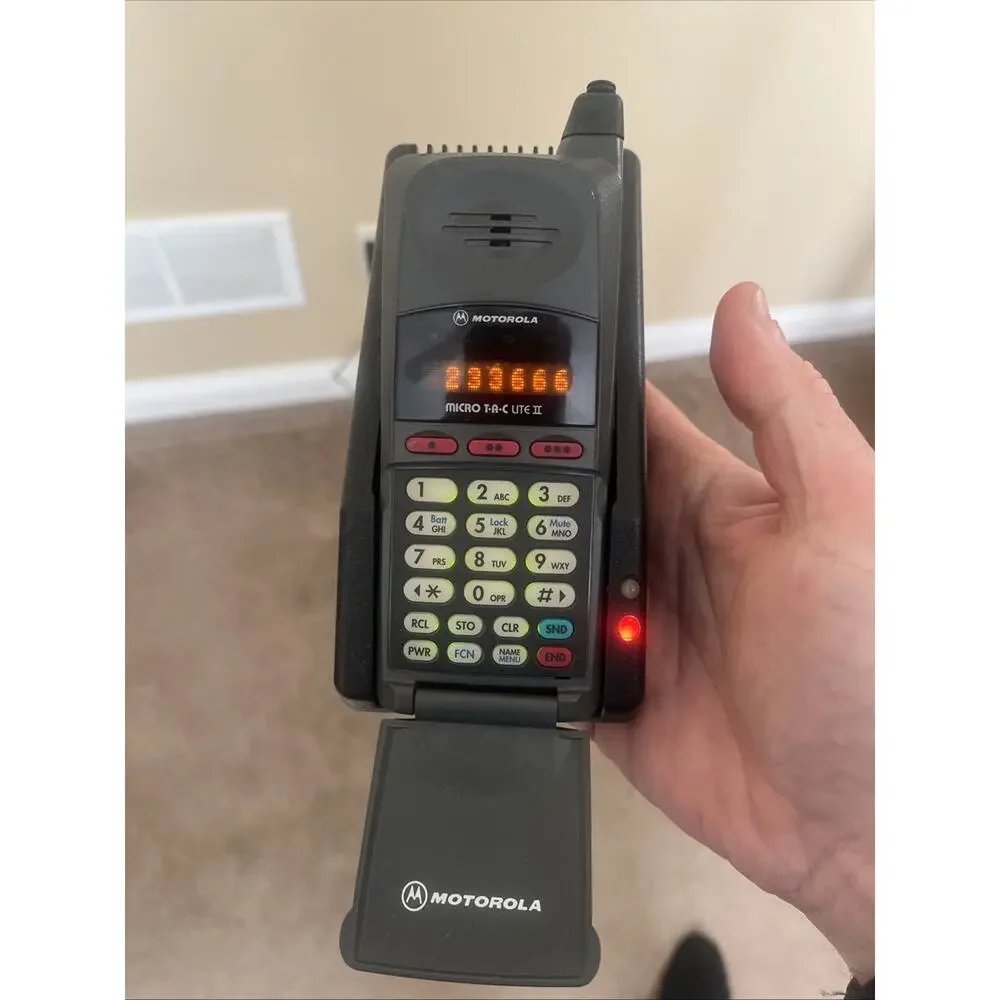 Motorola Micro TAC Ultra Lite II Cell Phone Flip Vintage With Original Box ETC